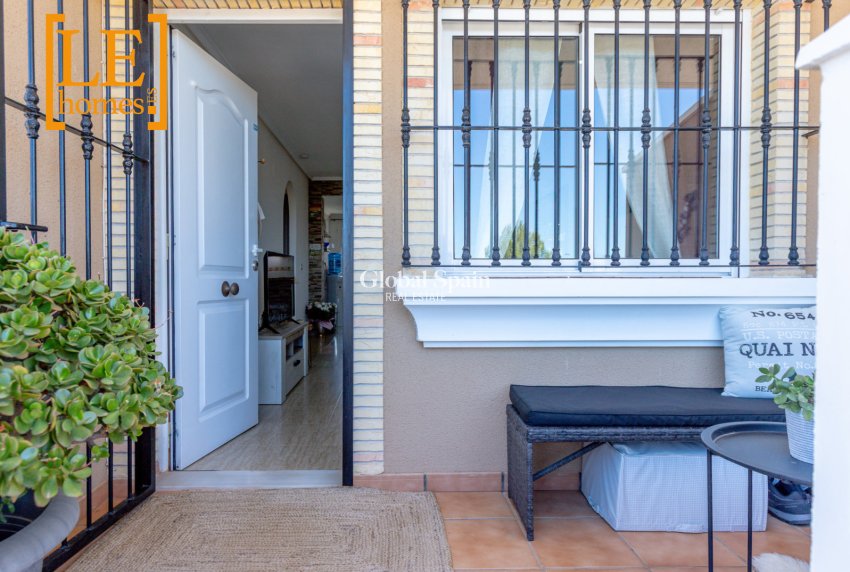 Venta - APARTAMENTO -
ORIHUELA COSTA - VILLAMARTÍN