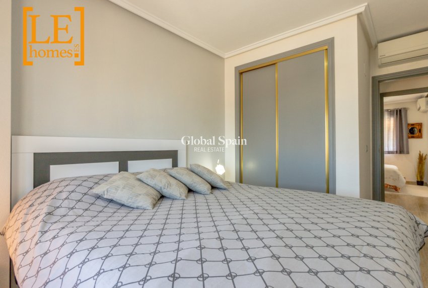 Venta - APARTAMENTO -
ORIHUELA COSTA - VILLAMARTÍN