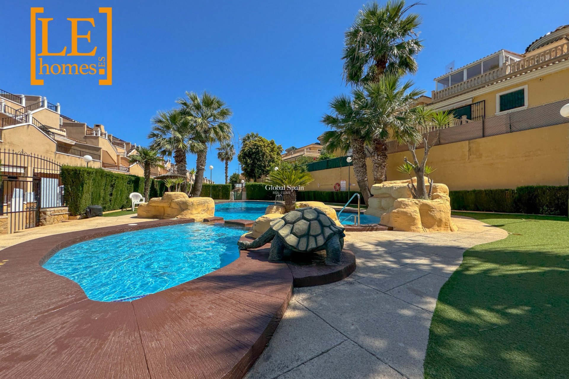 Venta - APARTAMENTO -
ORIHUELA COSTA - VILLAMARTÍN