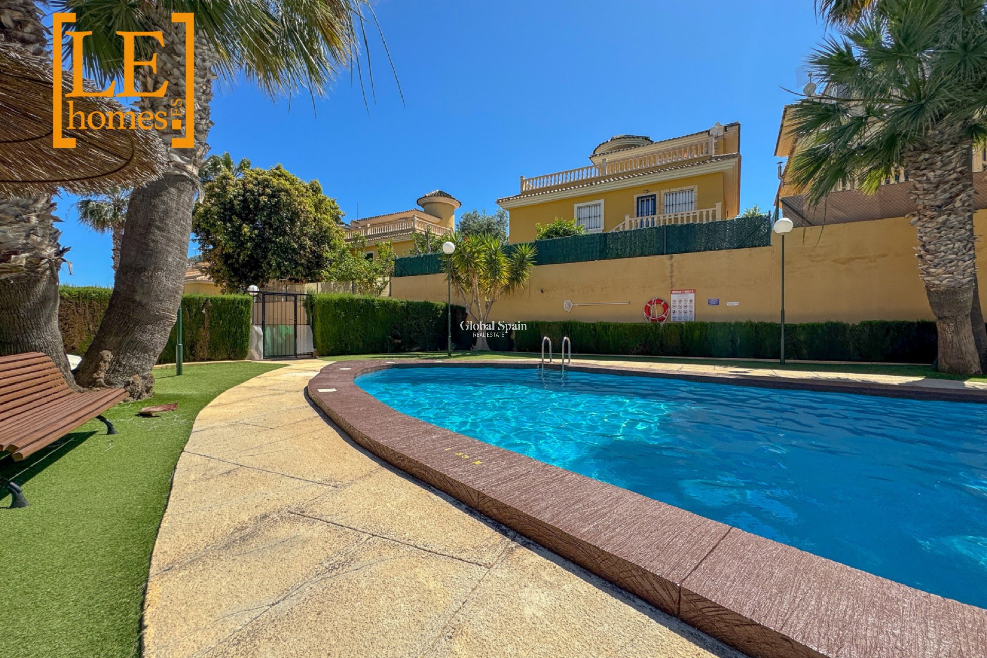 Venta - APARTAMENTO -
ORIHUELA COSTA - VILLAMARTÍN