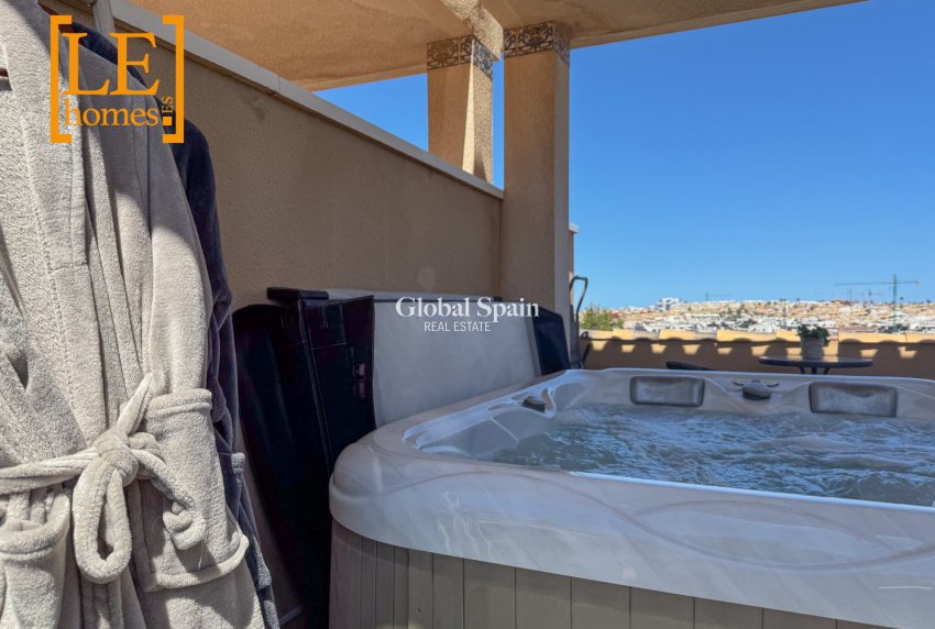 Venta - APARTAMENTO -
ORIHUELA COSTA - VILLAMARTÍN