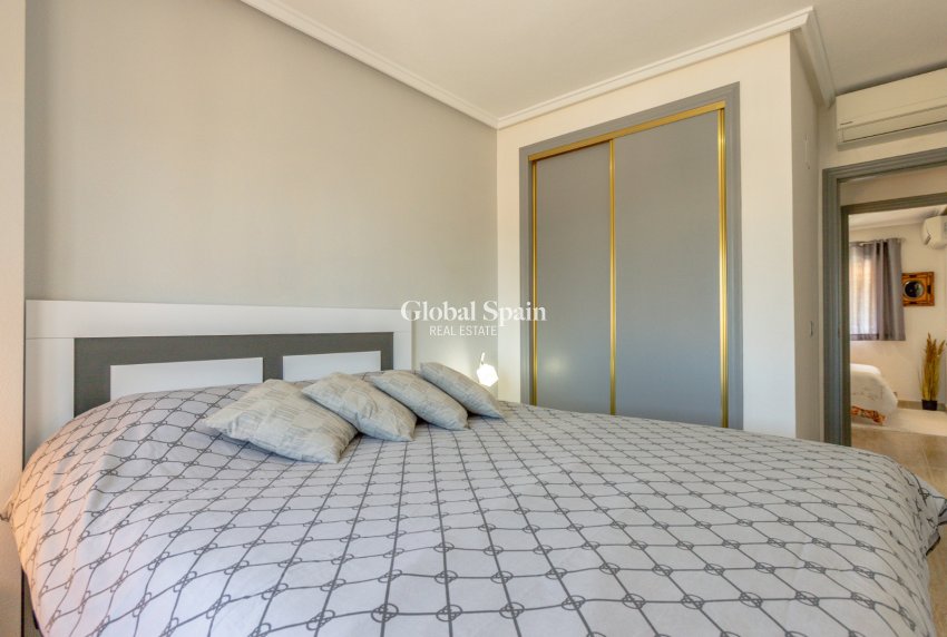 Venta - APARTAMENTO -
ORIHUELA COSTA - VILLAMARTÍN