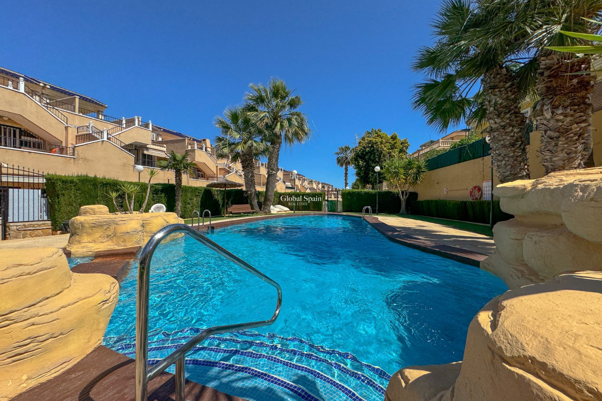 Venta - APARTAMENTO -
ORIHUELA COSTA - VILLAMARTÍN