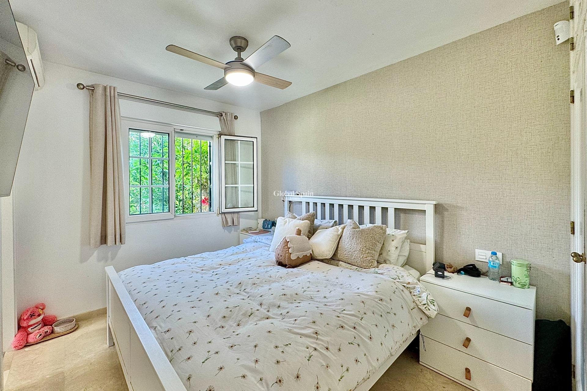 Venta - APARTAMENTO -
ORIHUELA COSTA - VILLAMARTÍN