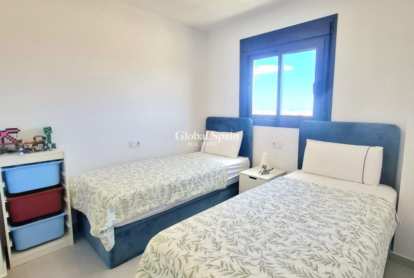 Venta - APARTAMENTO -
ORIHUELA COSTA - VILLAMARTÍN