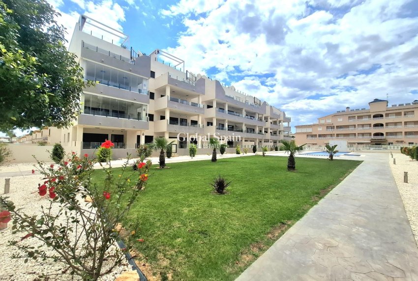 Venta - APARTAMENTO -
ORIHUELA COSTA - VILLAMARTÍN