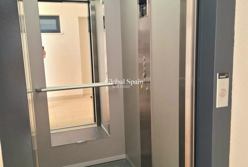 Venta - APARTAMENTO -
ORIHUELA COSTA - VILLAMARTÍN