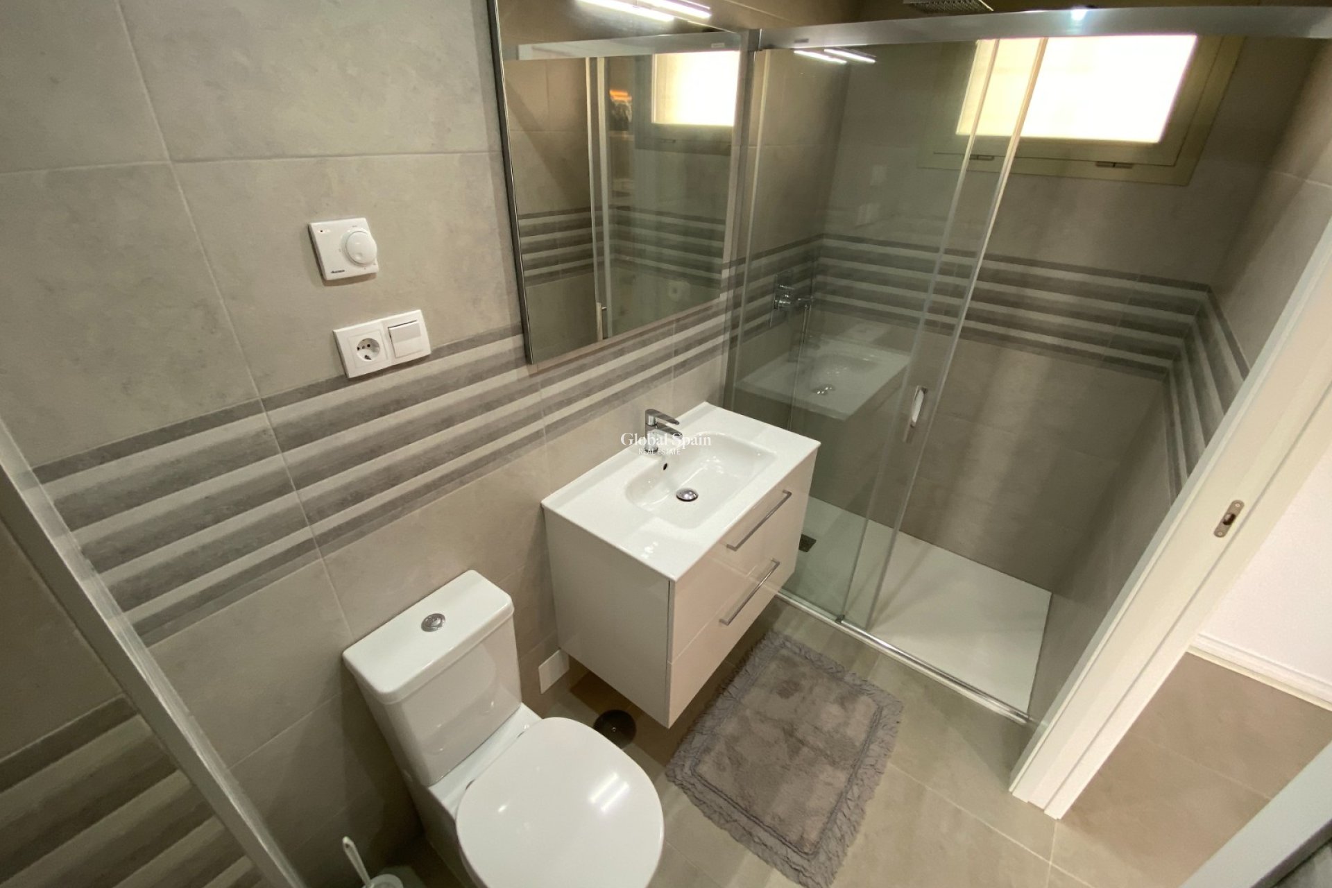 Venta - Apartamento -
ORIHUELA COSTA - VILLAMARTÍN