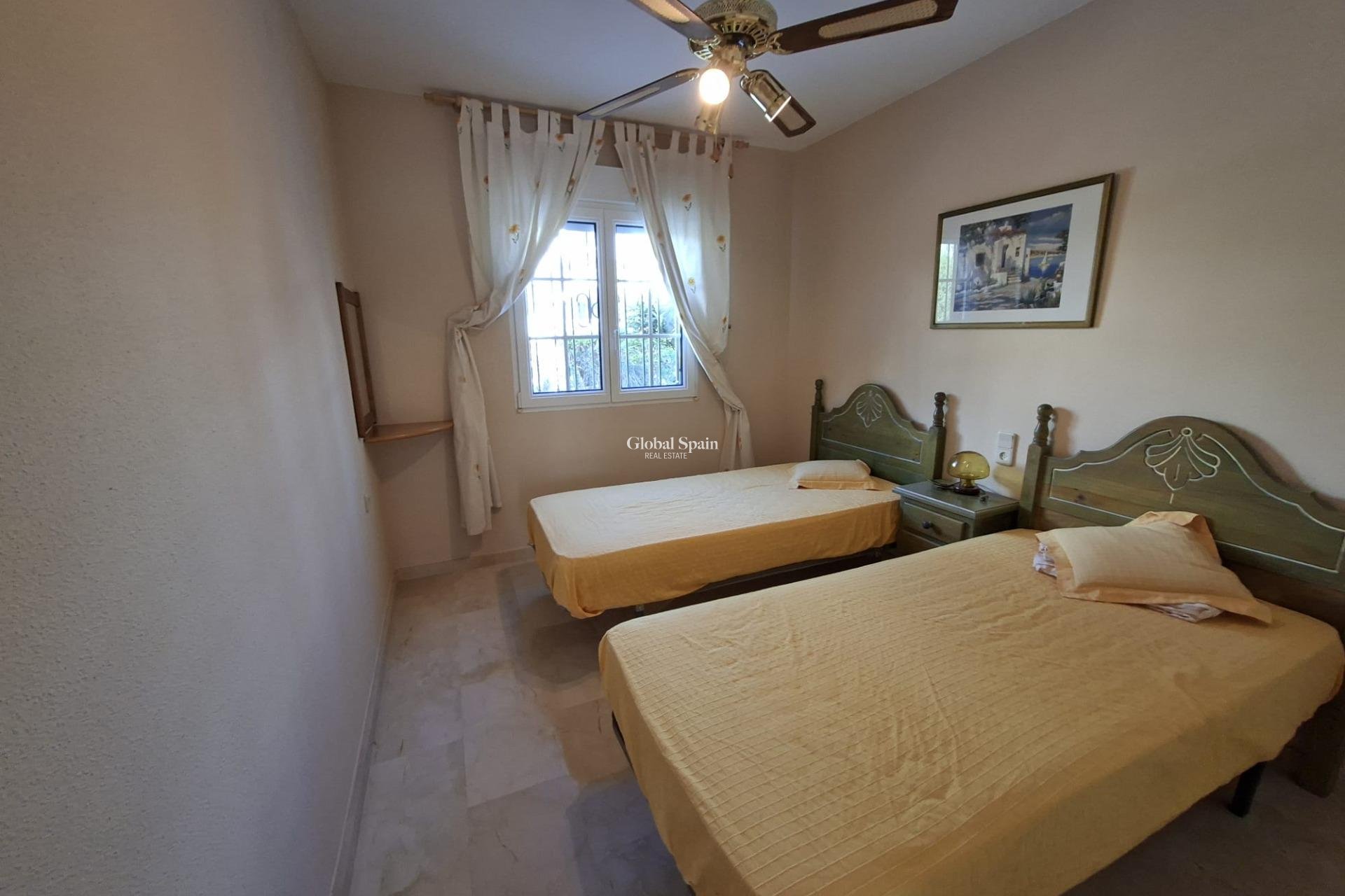 Venta - APARTAMENTO -
ORIHUELA COSTA - VILLAMARTÍN