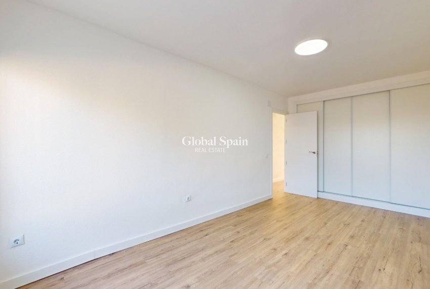 Venta - APARTAMENTO -
Orihuela Costa - Villamartin