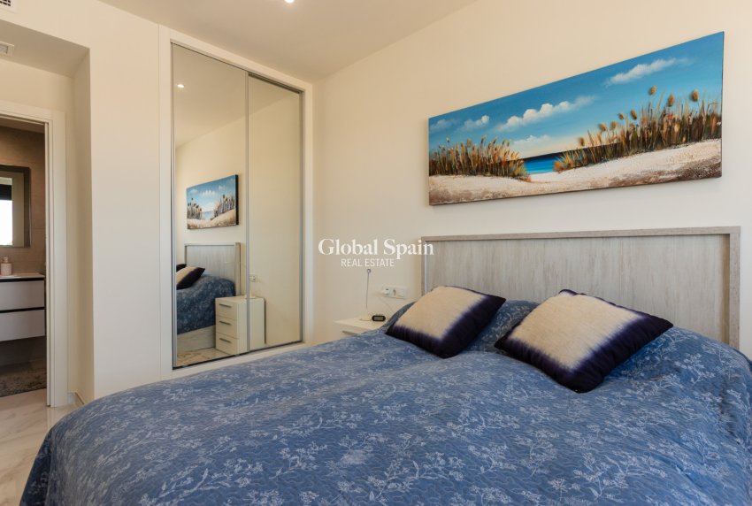Venta - APARTAMENTO -
ORIHUELA COSTA - VILLAMARTÍN