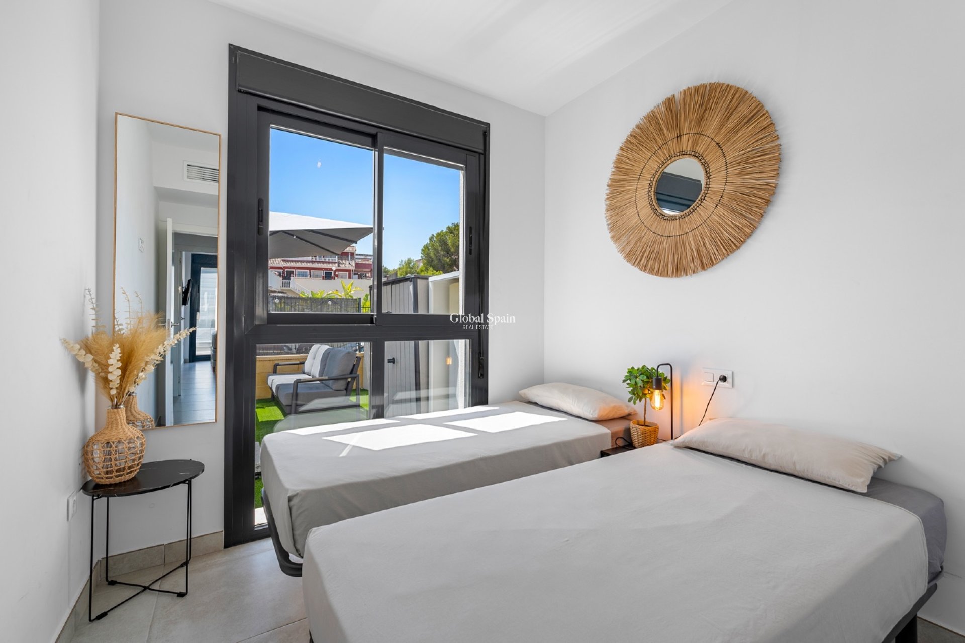 Venta - APARTAMENTO -
ORIHUELA COSTA - VILLAMARTÍN