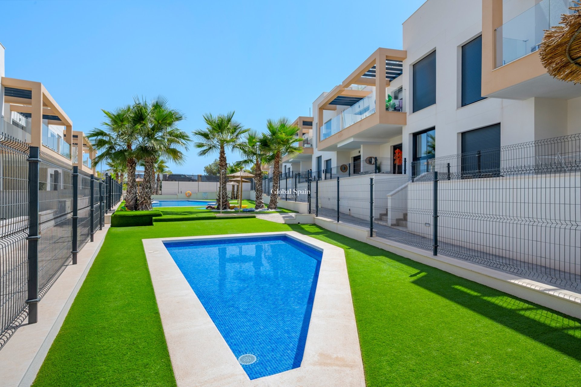 Venta - APARTAMENTO -
ORIHUELA COSTA - VILLAMARTÍN