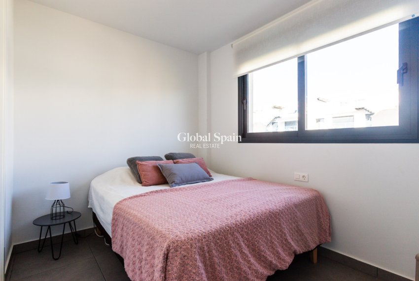 Venta - APARTAMENTO -
ORIHUELA COSTA - VILLAMARTÍN