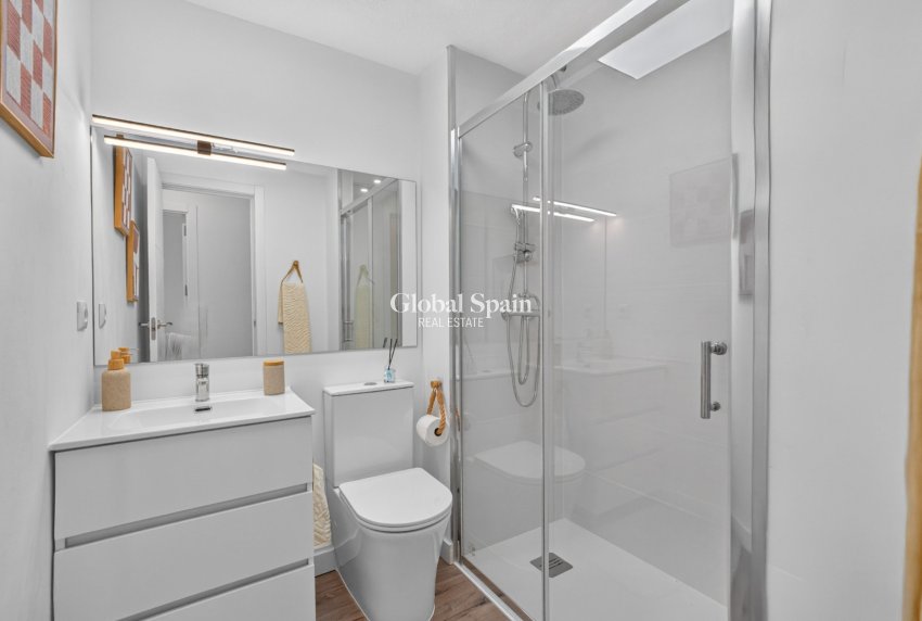 Venta - APARTAMENTO -
ORIHUELA COSTA - Villamartin