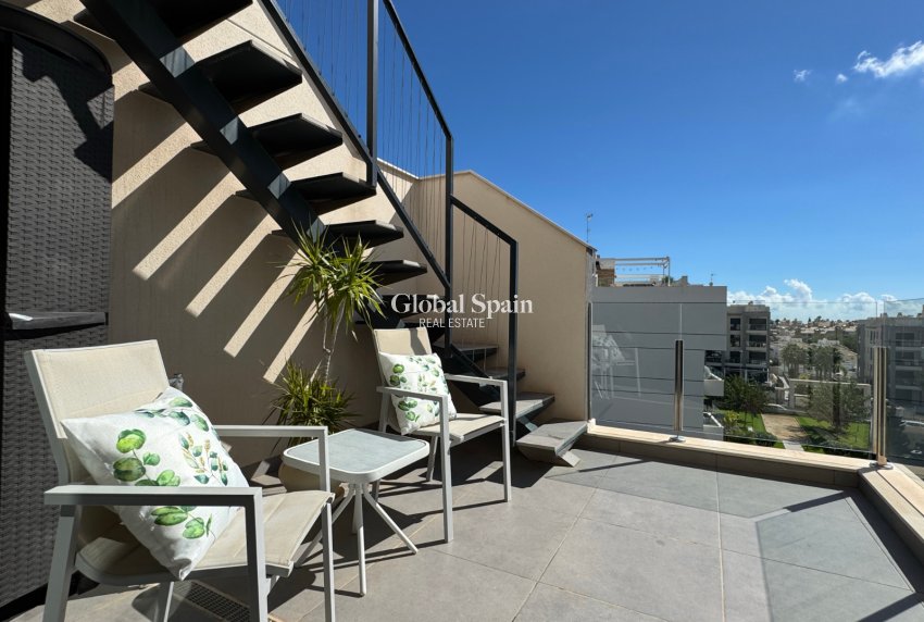 Venta - APARTAMENTO -
ORIHUELA COSTA - VILLAMARTÍN