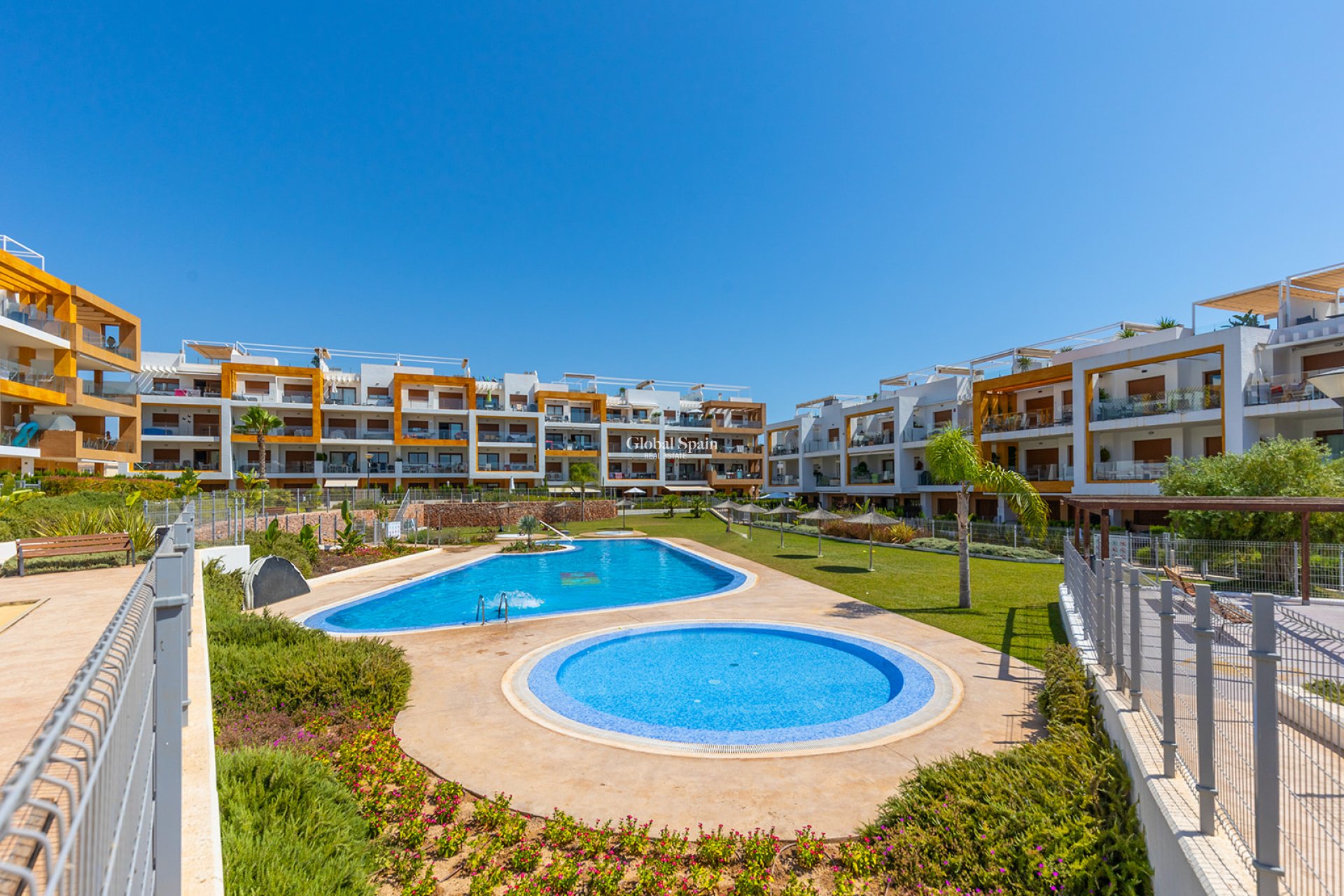 Venta - Apartamento -
ORIHUELA COSTA - VILLAMARTÍN