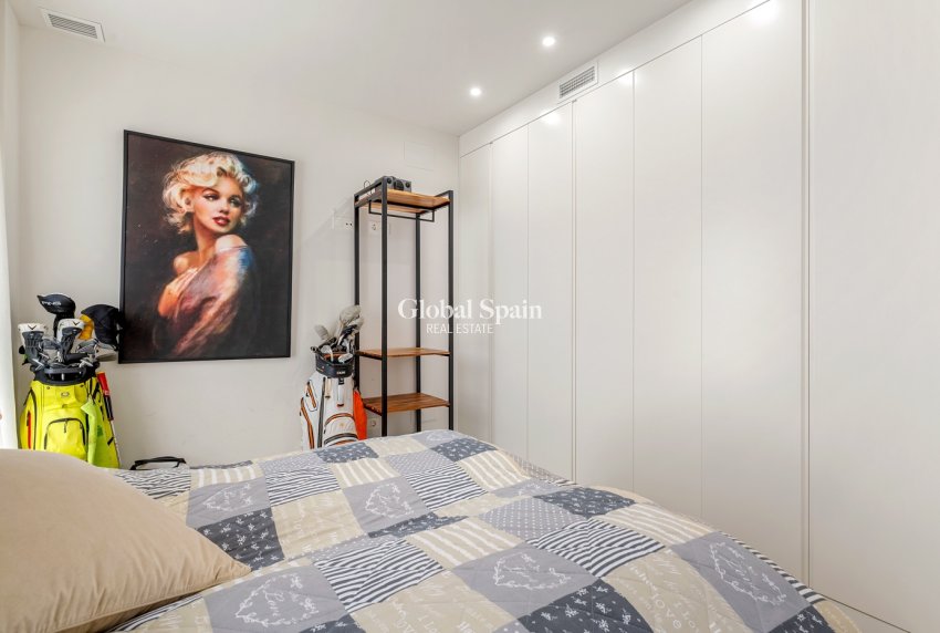 Venta - Apartamento -
ORIHUELA COSTA - VILLAMARTÍN