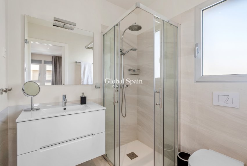 Venta - Apartamento -
ORIHUELA COSTA - VILLAMARTÍN