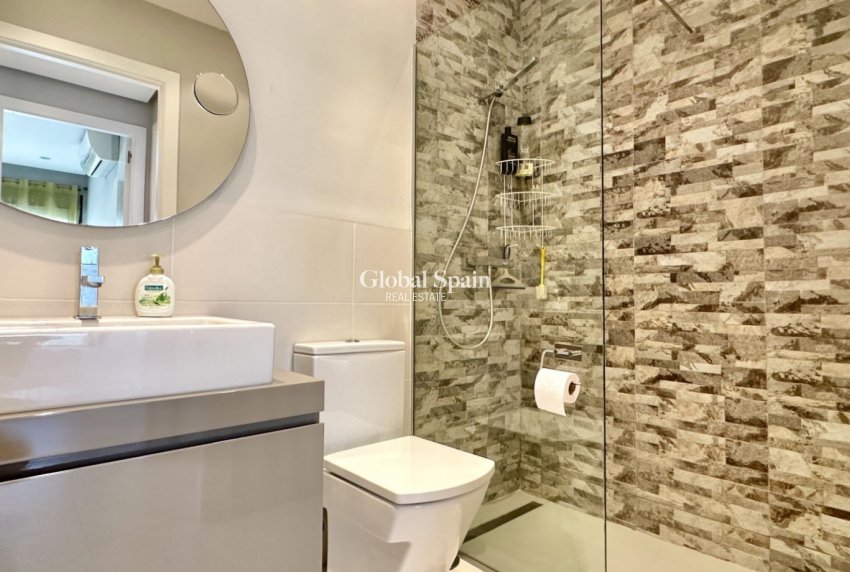 Venta - Apartamento -
ORIHUELA COSTA - VILLAMARTÍN