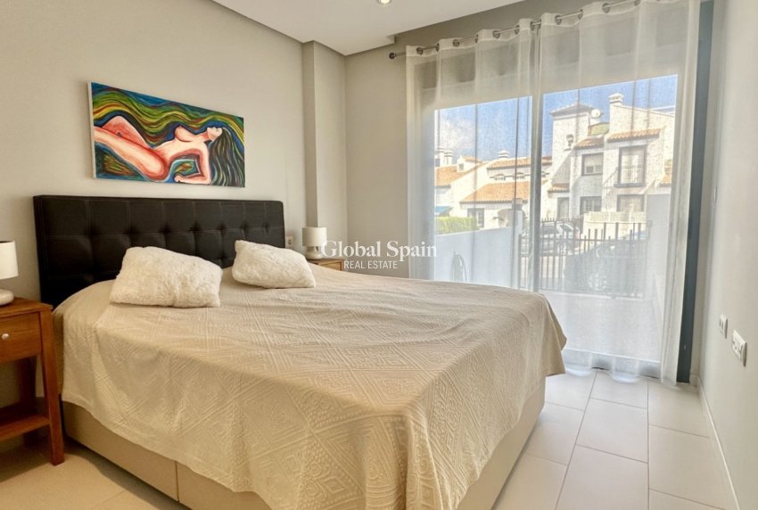 Venta - Apartamento -
ORIHUELA COSTA - VILLAMARTÍN