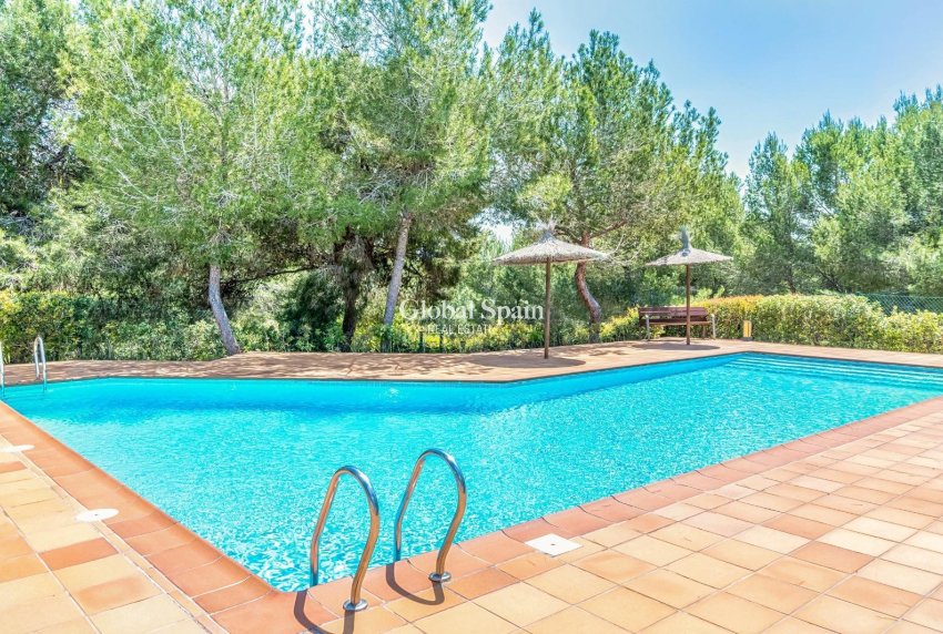 Venta - Apartamento -
ORIHUELA - LAS COLINAS GOLF RESORT