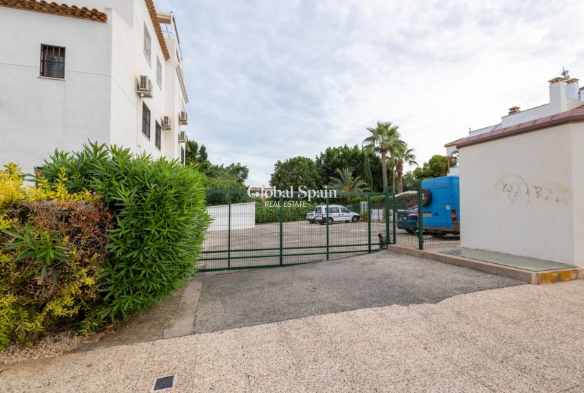 Venta - APARTAMENTO -
ORIHUELA - Orihuela Costa
