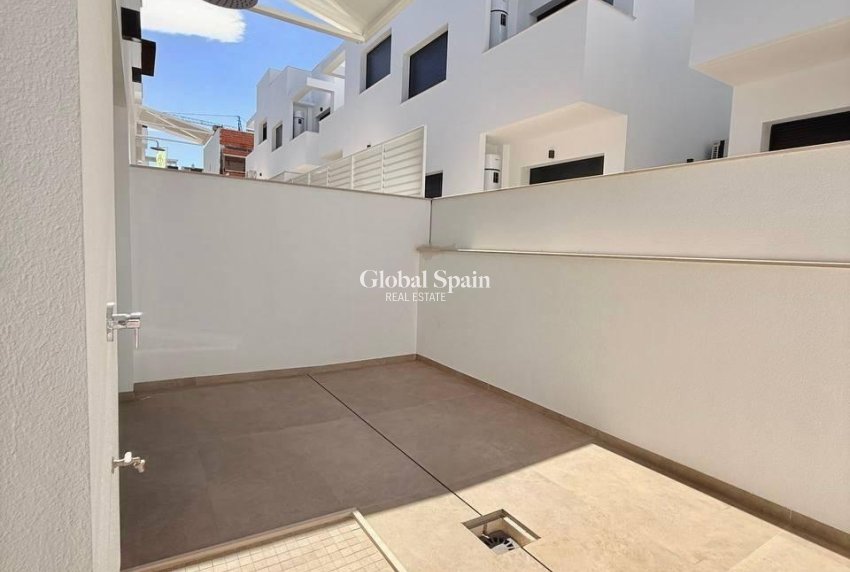 Venta - APARTAMENTO -
ORIHUELA - Urbanización Perla del Mar