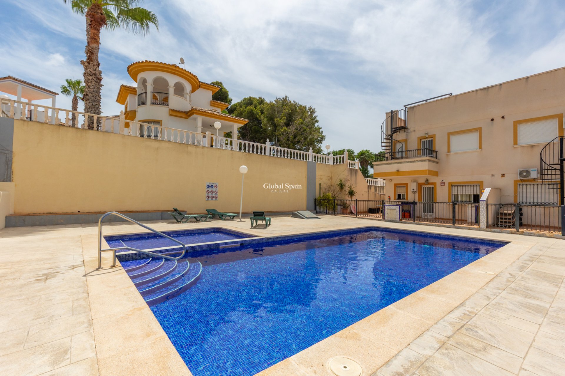 Venta - APARTAMENTO -
ORIHUELA - VILLAMARTÍN