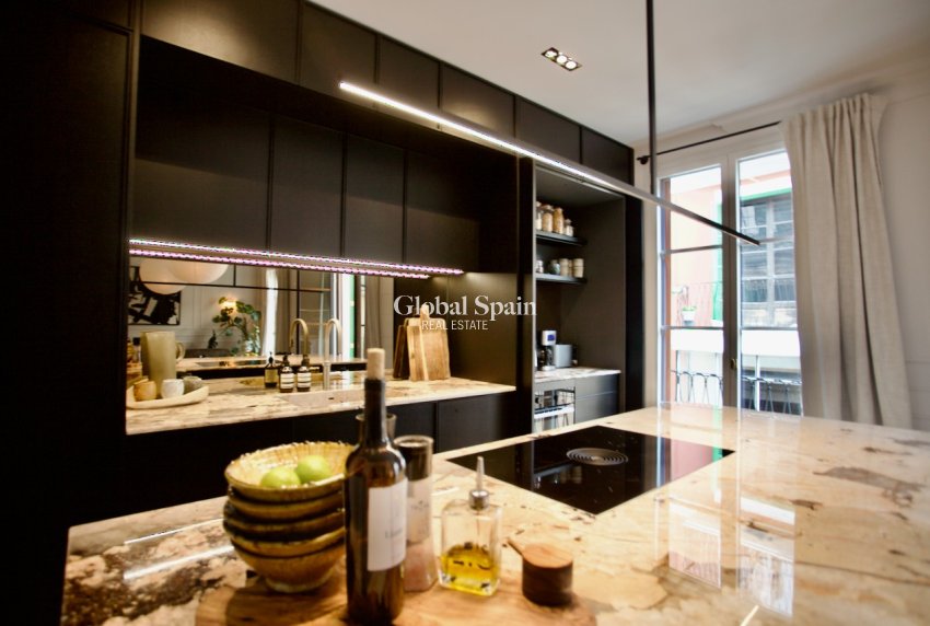 Venta - APARTAMENTO -
PALMA - Centre