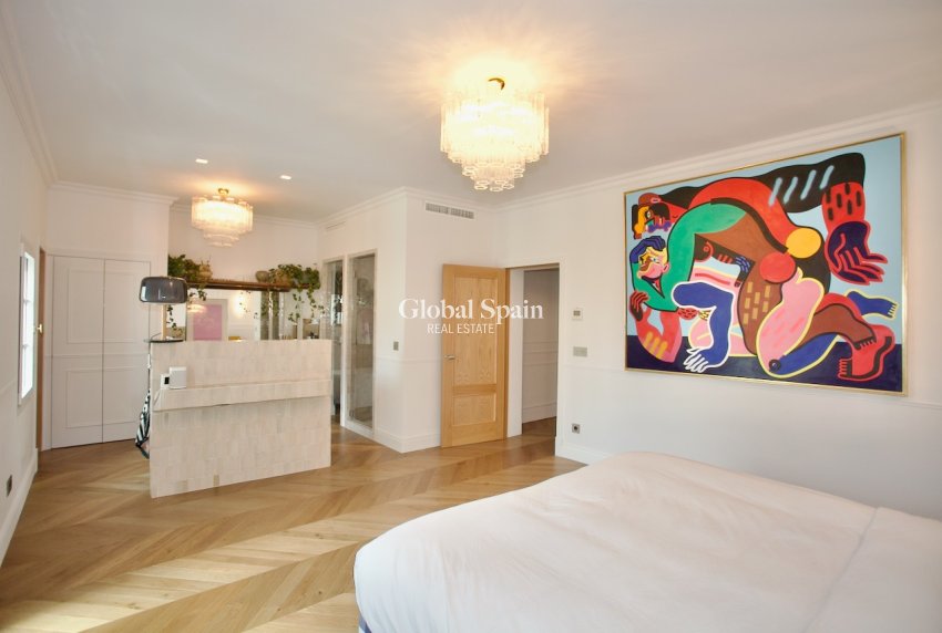 Venta - APARTAMENTO -
PALMA - Centre