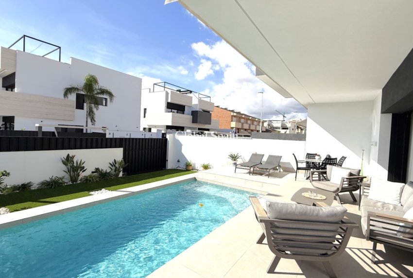 Venta - Apartamento -
PILAR DE LA HORADADA - Costa Blanca Sur