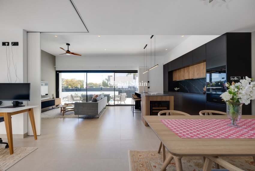 Venta - APARTAMENTO -
PILAR DE LA HORADADA - Costa Blanca Sur