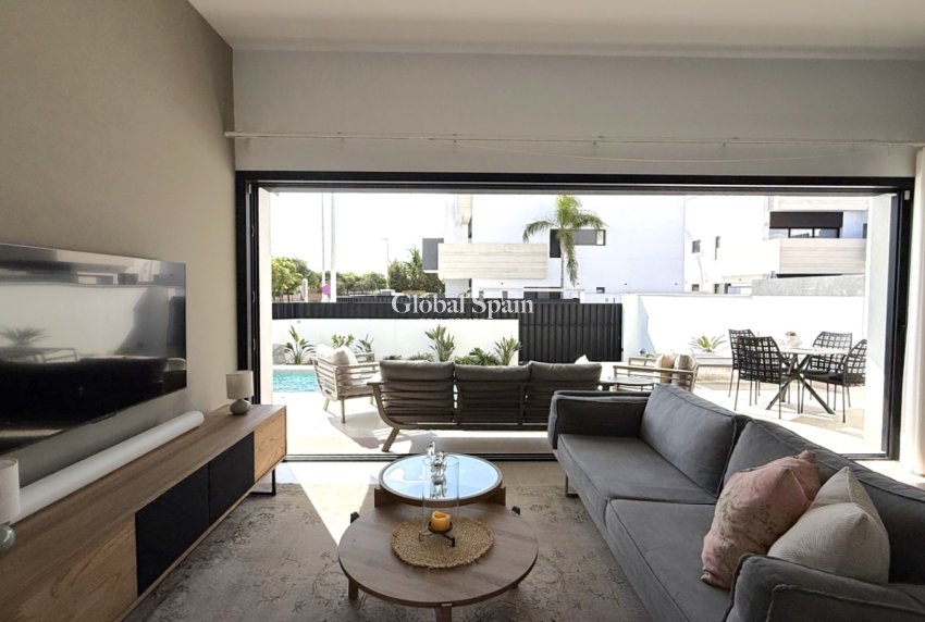 Venta - APARTAMENTO -
PILAR DE LA HORADADA - Costa Blanca