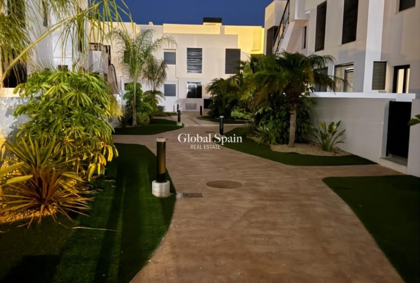 Venta - APARTAMENTO -
PILAR DE LA HORADADA - El Mojón