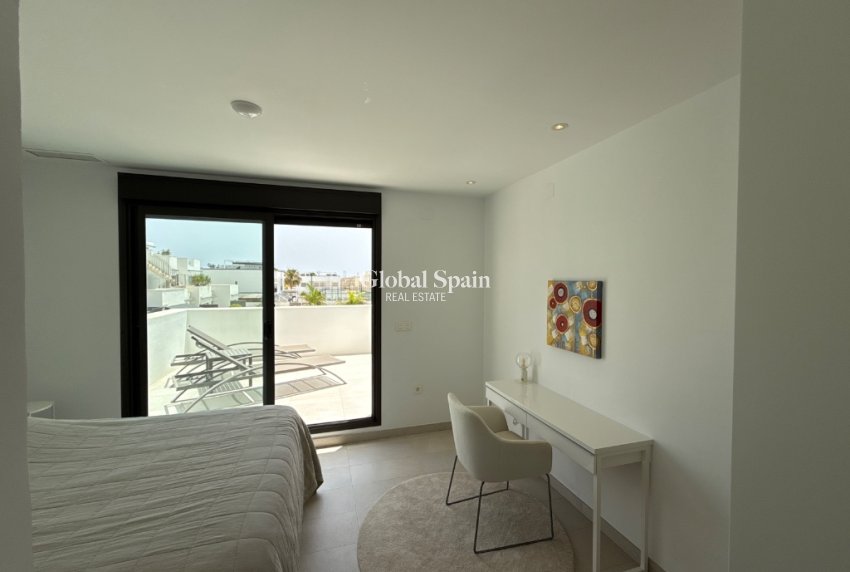 Venta - Apartamento -
PILAR DE LA HORADADA - MIL PALMERAS 