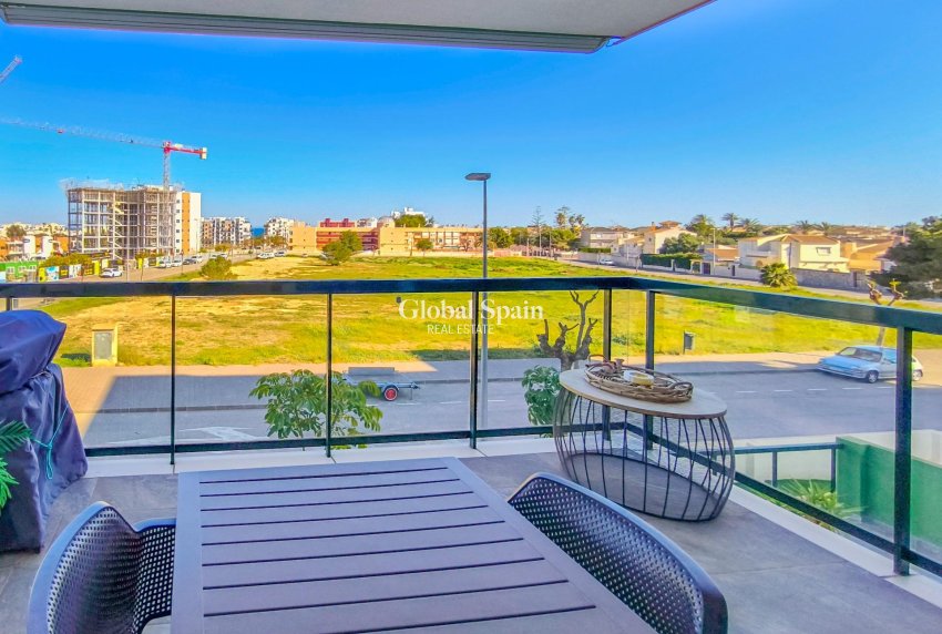 Venta - APARTAMENTO -
PILAR DE LA HORADADA - MIL PALMERAS 