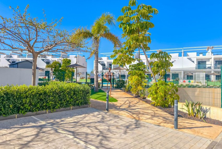 Venta - APARTAMENTO -
PILAR DE LA HORADADA - MIL PALMERAS 