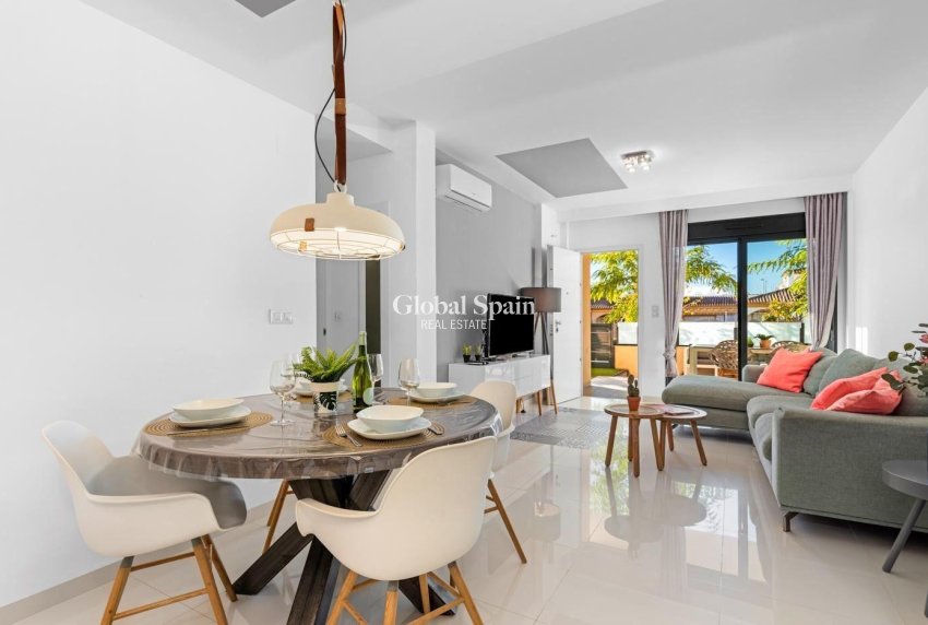 Venta - APARTAMENTO -
PILAR DE LA HORADADA - PUEBLO LATINO