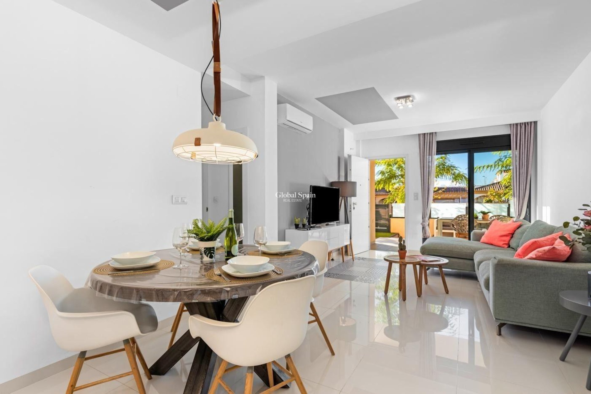 Venta - APARTAMENTO -
PILAR DE LA HORADADA - PUEBLO LATINO