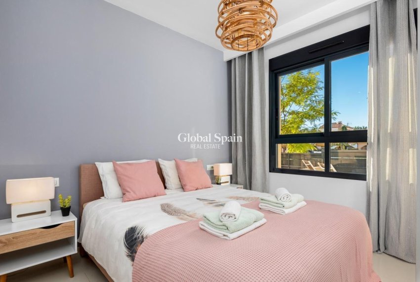 Venta - APARTAMENTO -
PILAR DE LA HORADADA - PUEBLO LATINO