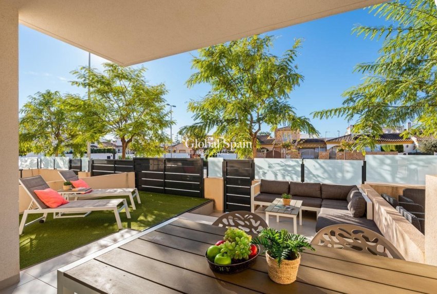 Venta - APARTAMENTO -
PILAR DE LA HORADADA - PUEBLO LATINO