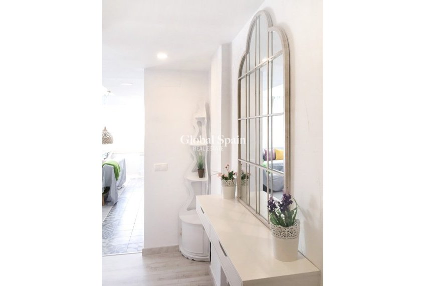 Venta - Apartamento - Piso -
ALICANTE - Mercado