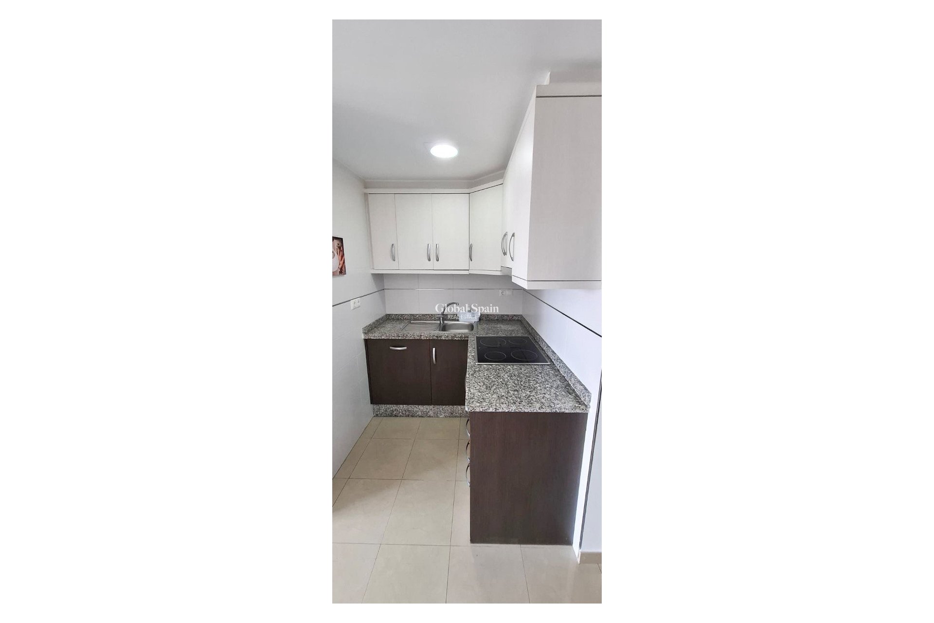 Venta - Apartamento - Piso -
GUARDAMAR DEL SEGURA