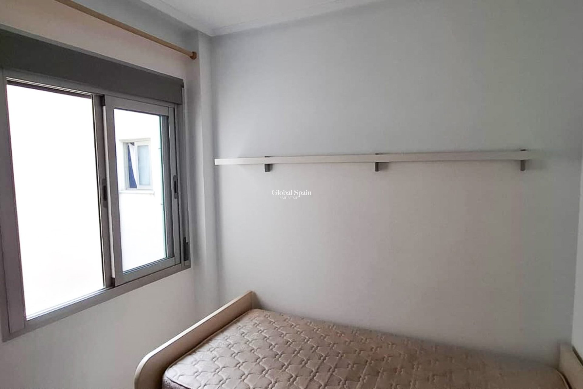 Venta - Apartamento - Piso -
GUARDAMAR DEL SEGURA