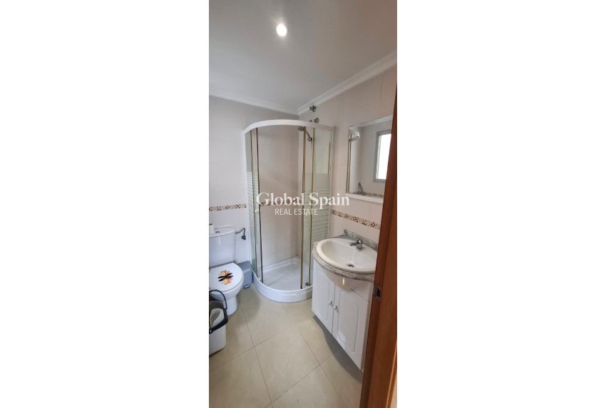 Venta - Apartamento - Piso -
GUARDAMAR DEL SEGURA