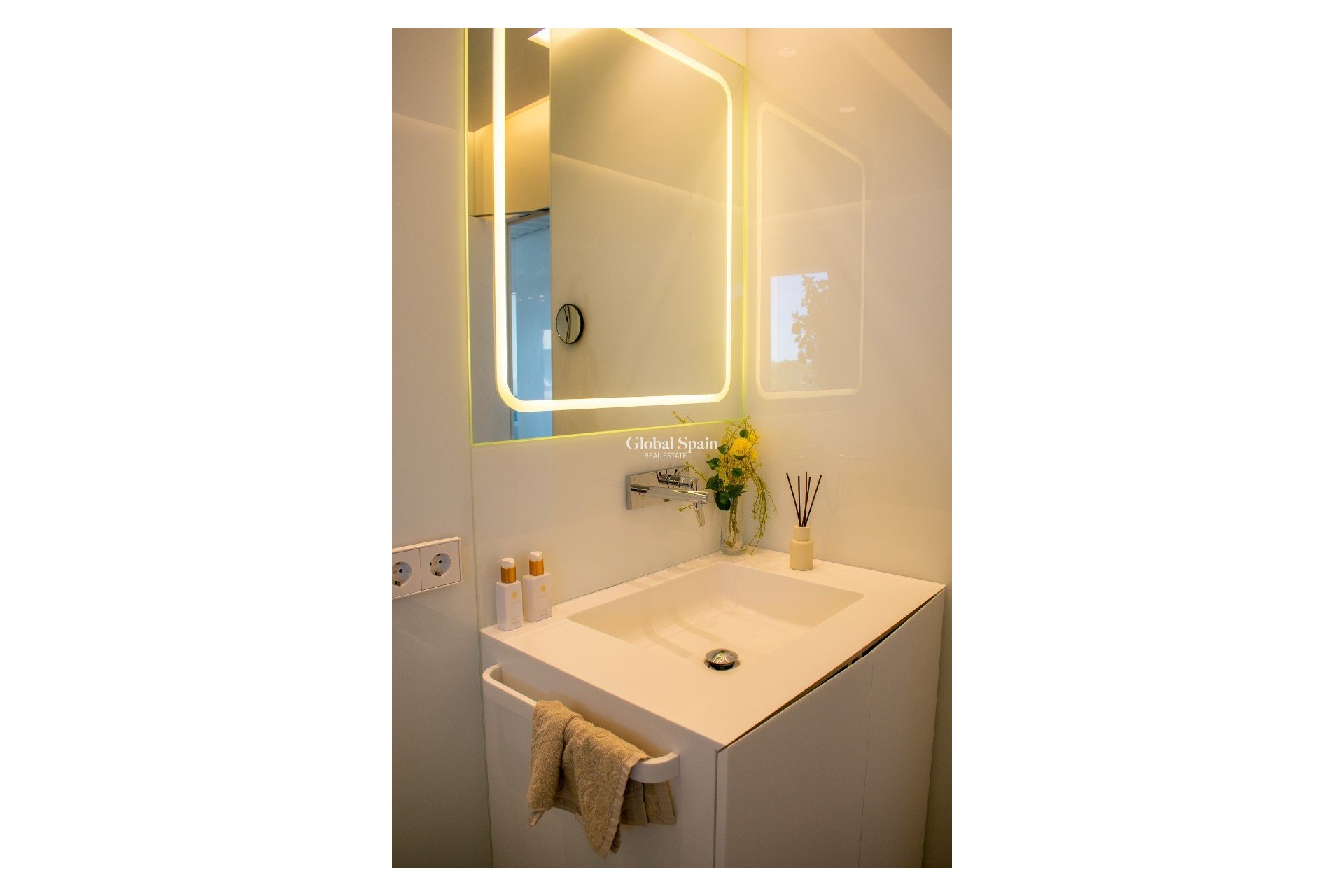 Venta - Apartamento - Piso -
ORIHUELA COSTA - LAS COLINAS GOLF RESORT