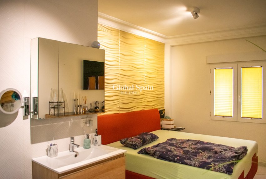 Venta - Apartamento - Piso -
TORREVIEJA - Torrevieja Centro