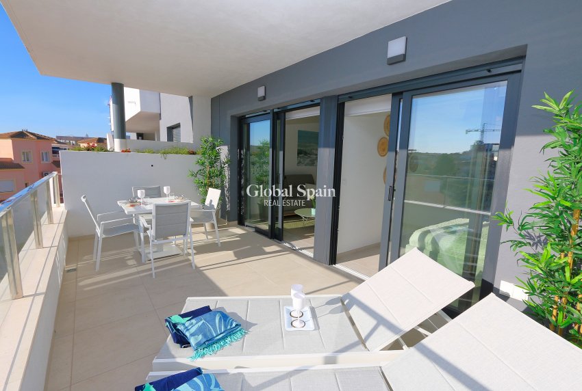 Venta - APARTAMENTO -
PLAYA FLAMENCA - Costa Blanca