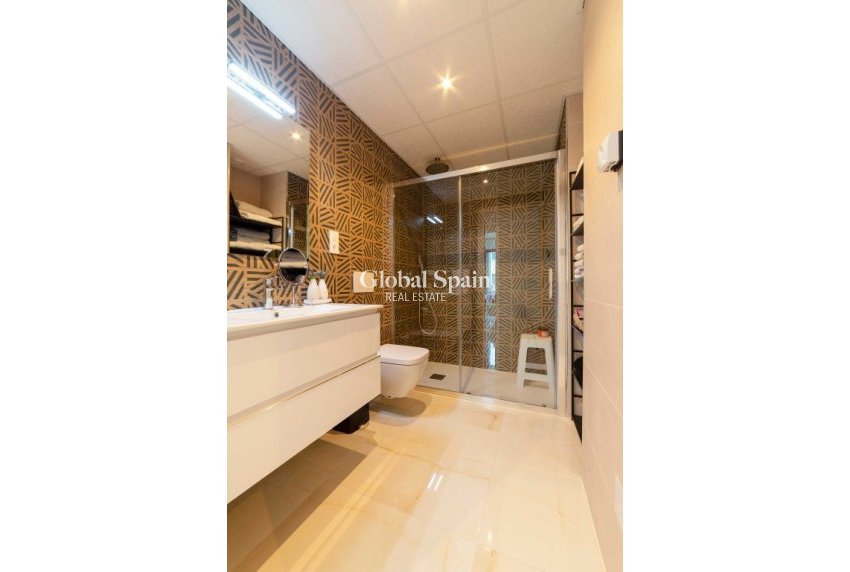 Venta - APARTAMENTO -
PLAYA FLAMENCA - Costa Blanca